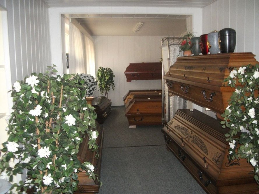 S&auml;rge und Urnen